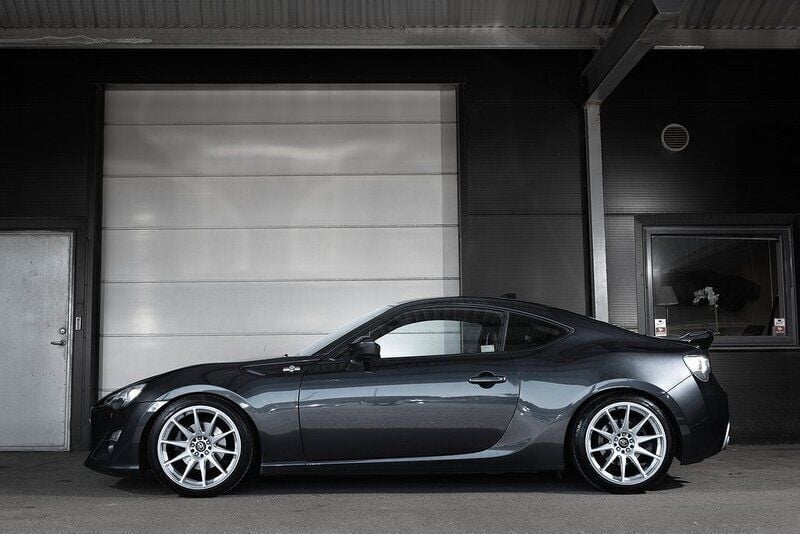 Begagnad Toyota GT86 GT 200 HK (147 kW) 2012 Mörkgrå (grå) Sportkupé