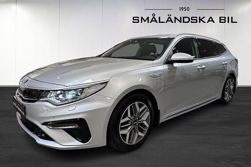 Grå Begagnad 2020 Kia Optima Hybrid 2 Sedan | 229 000 kr (Marknadspris) - Bild 1/4