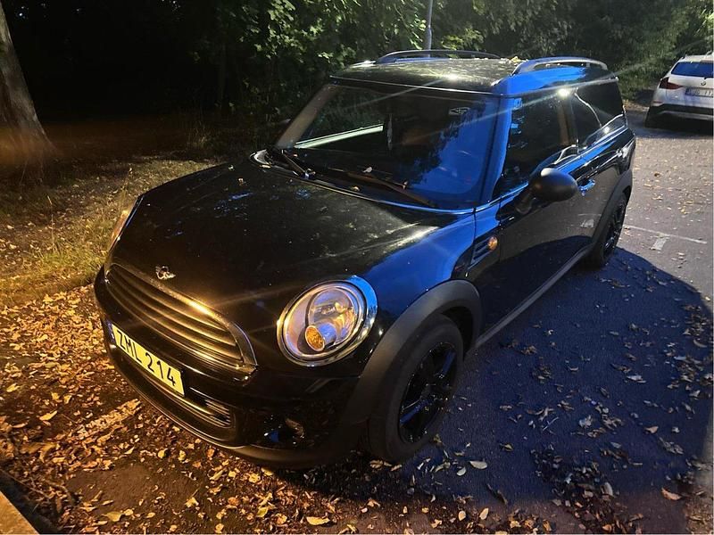 Svart Begagnad 2011 Mini One Clubman Kombi | 80 000 kr - Bild 1/3