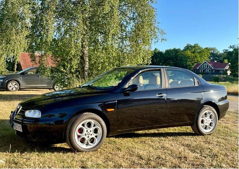 Svart Begagnad 2000 Alfa Romeo 156 Distinctive Sedan | 85 000 kr - Bild 1/4