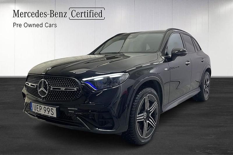 Svart Begagnad 2025 Mercedes GLC300e AMG SUV | 749 900 kr (Lite dyr) - Bild 1/4