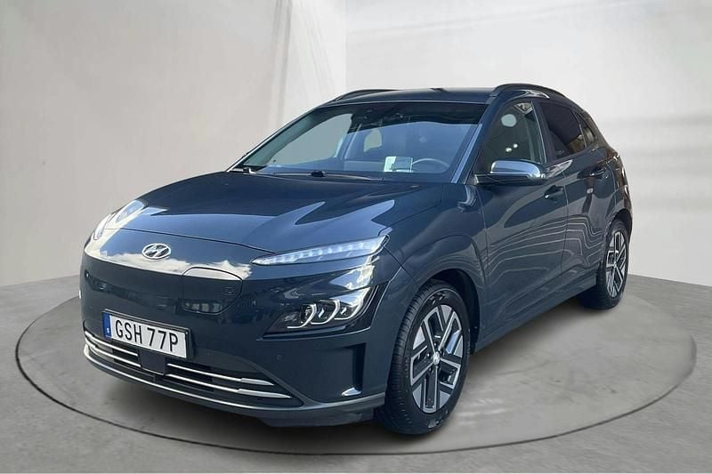 Blå Begagnad 2021 Hyundai Kona Advanced SUV | 210 000 kr (Bra pris) - Bild 1/4