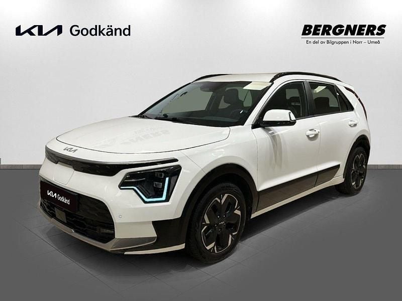 Vit Begagnad 2022 Kia e-Niro SUV | 319 900 kr (Dyr) - Bild 1/4
