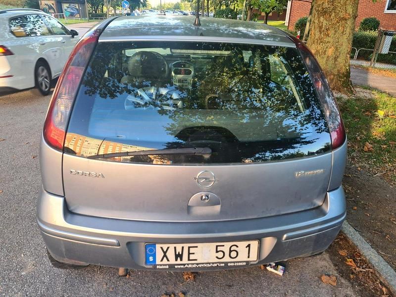 Grå Begagnad 2006 Opel Corsa Halvkombi | 15 000 kr (Bra pris) - Bild 1/4