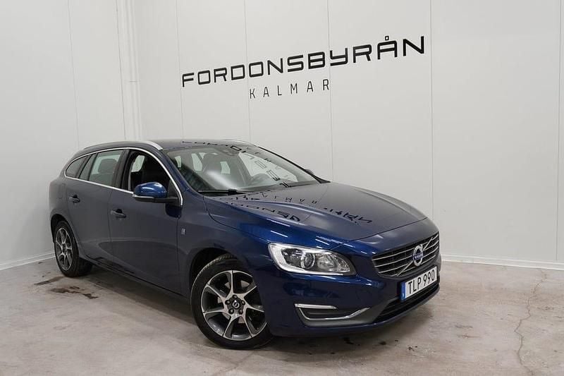 Blå Begagnad 2015 Volvo V60 Ocean Race Kombi | 129 800 kr - Bild 1/4