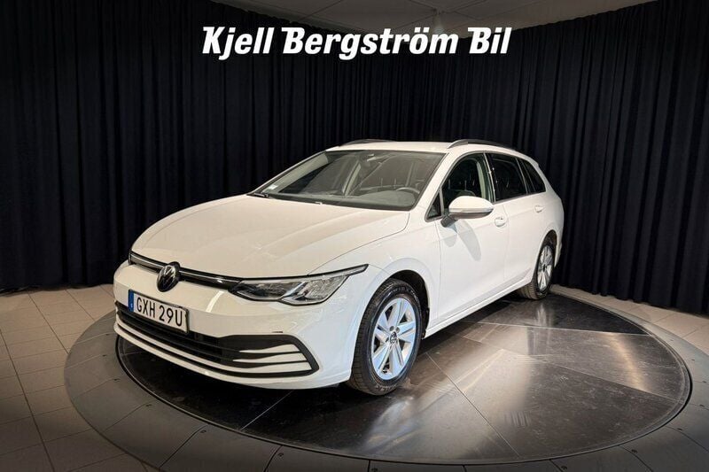 Vit Begagnad 2022 VW Golf VIII Kombi | 269 000 kr (Marknadspris) - Bild 1/4