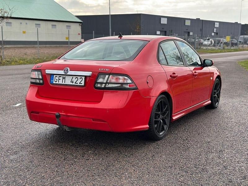 Begagnad Saab 9-3 Vector 180 HK (132 kW) 2008 Röd Sedan