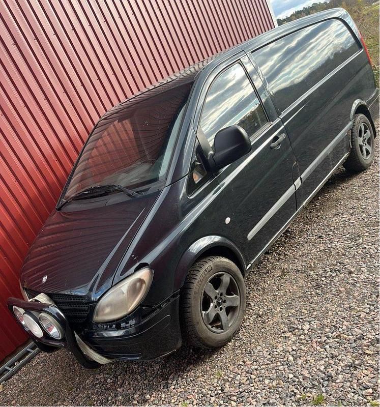 Svart Begagnad 2004 Mercedes Vito Van | 5 000 kr (Bra pris) - Bild 1/4