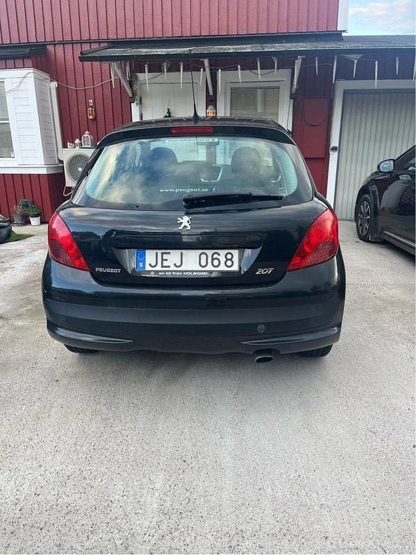 Svart Begagnad 2009 Peugeot 207 Halvkombi | 28 000 kr (Marknadspris) - Bild 1/4