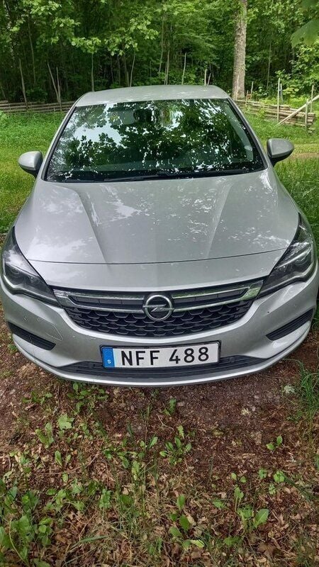 Grå Begagnad 2016 Opel Astra Enjoy Halvkombi | 80 000 kr (Bra pris) - Bild 1/4