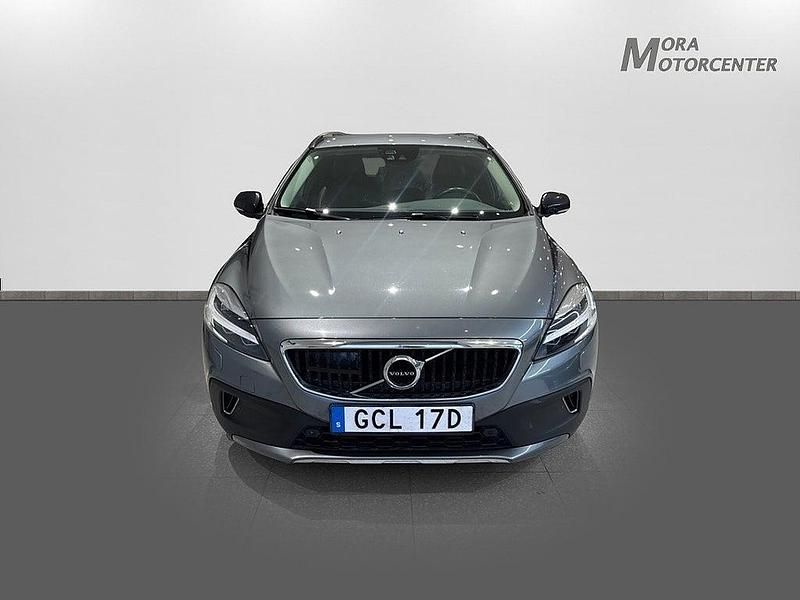 Begagnad Volvo V40 Momentum 150 HK (110 kW) 2019 Grå Halvkombi