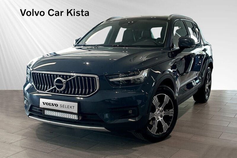 Blå Begagnad 2018 Volvo XC40 Inscription SUV | 284 900 kr (Marknadspris) - Bild 1/3