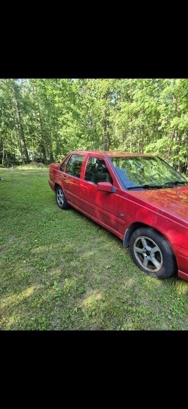 Röd Begagnad 2000 Volvo S70 Standard Sedan | 6 000 kr (Superpris) - Bild 1/4