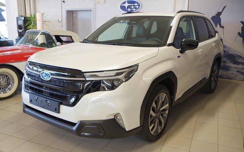 Vit Ny 2024 Subaru Forester SUV | 454 900 kr (Marknadspris) - Bild 1/1