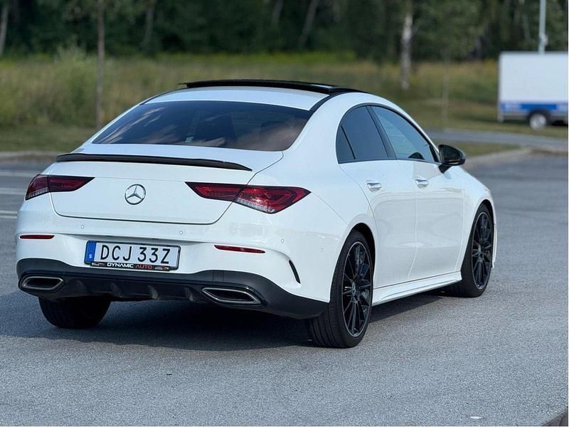 Vit Begagnad 2019 Mercedes CLA200 AMG Sportkupé | 325 000 kr (Marknadspris) - Bild 1/4