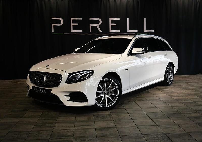 Vit Begagnad 2020 Mercedes E300 AMG line Kombi | 359 000 kr (Bra pris) - Bild 1/4