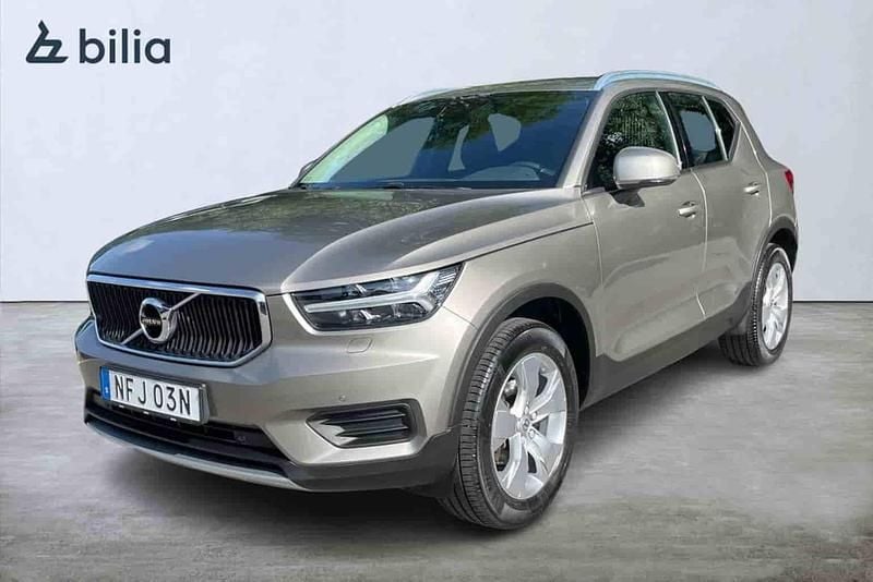 Grå Begagnad 2022 Volvo XC40 SUV | 319 900 kr - Bild 1/1