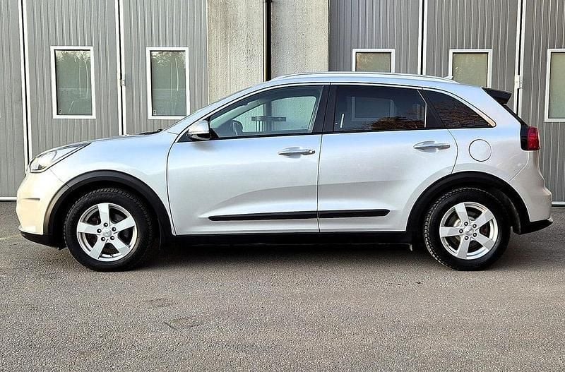 Begagnad Kia Niro Advance 141 HK (103 kW) 2019 Grå SUV