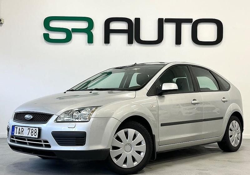 Begagnad Ford Focus 146 HK (107 kW) 2006 Grå Halvkombi
