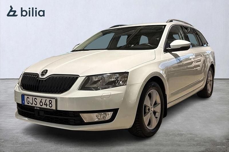 Vit Begagnad 2016 Skoda Octavia Kombi | 189 900 kr - Bild 1/4