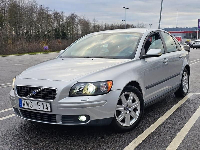 Begagnad 2006 Volvo S40 Sedan | 29 800 kr (Marknadspris) - Bild 1/4