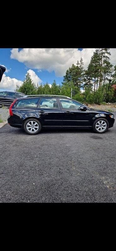 Svart Begagnad 2010 Volvo V50 Summum Kombi | 43 000 kr (Bra pris) - Bild 1/4