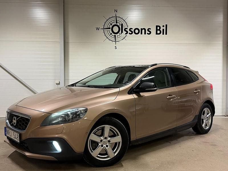Begagnad Volvo V40 Summum 150 HK (110 kW) 2013 Brun Halvkombi