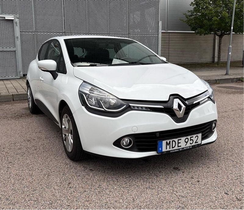 Vit Begagnad 2016 Renault Clio IV Expression Halvkombi | 59 900 kr (Marknadspris) - Bild 1/4