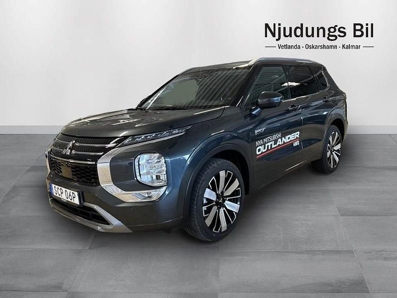Grå Ny 2025 Mitsubishi Outlander Instyle SUV | 599 900 kr - Bild 1/4