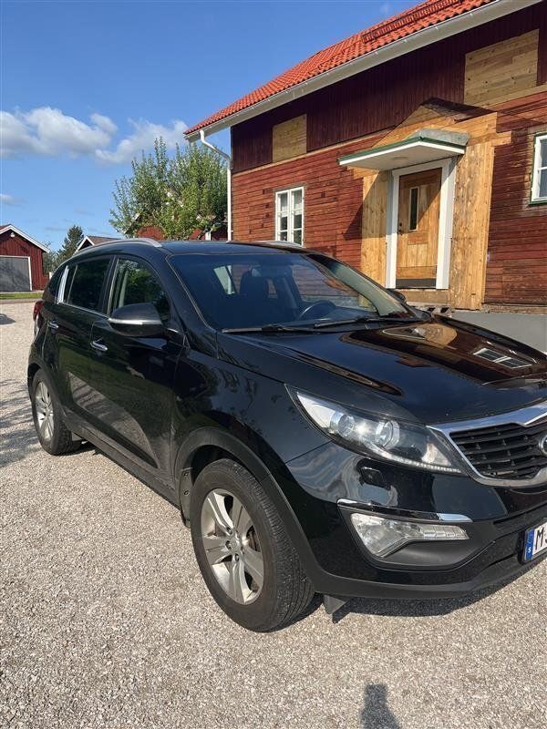 Svart Begagnad 2013 Kia Sportage EX SUV | 68 000 kr (Bra pris) - Bild 1/4