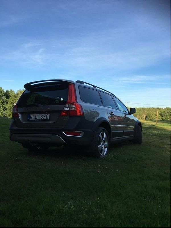 Brun Begagnad 2008 Volvo XC70 Momentum SUV | 70 000 kr (Lite dyr) - Bild 1/1
