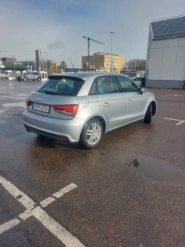 Begagnad Audi A1 Sportback 125 HK (91 kW) 2015 Halvkombi