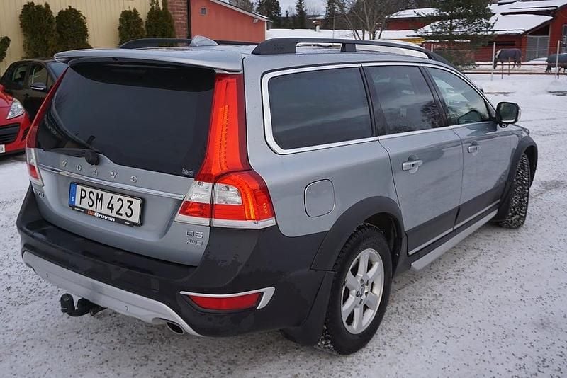 Begagnad Volvo XC70 Summum 215 HK (158 kW) 2014 Silver Kombi