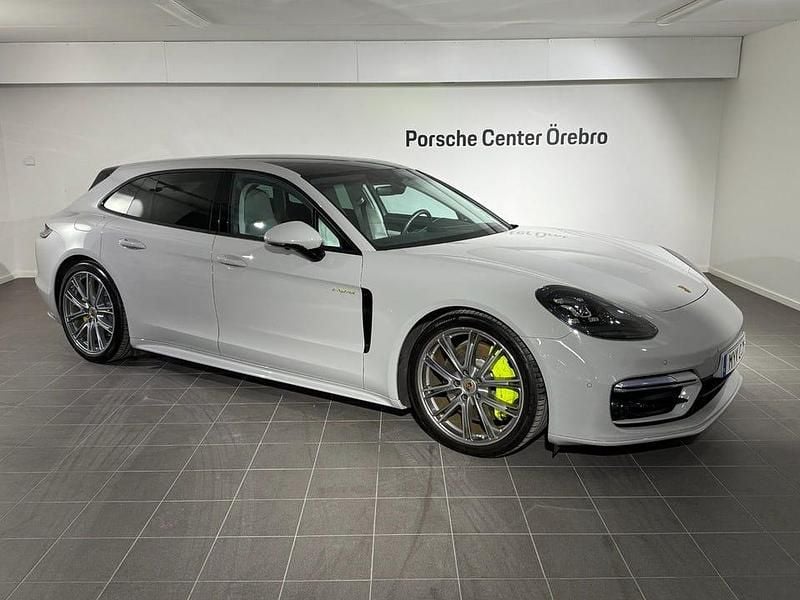 Begagnad Porsche Panamera 4 Sport Turismo 462 HK (339 kW) 2022 Grå Sedan