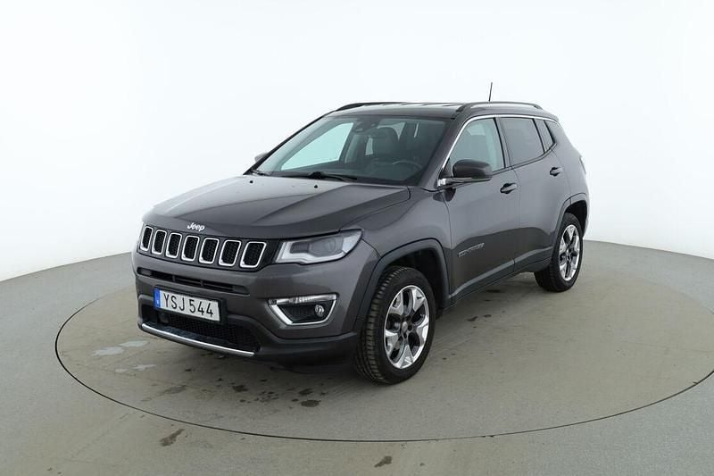 Begagnad Jeep Compass Limited 171 HK (125 kW) 2017 Grå SUV