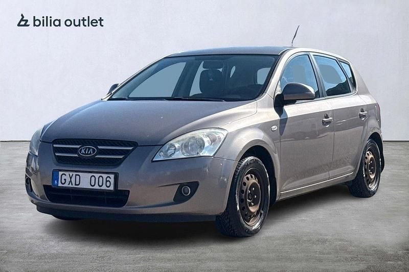 Mörkgrå Begagnad 2008 Kia Ceed Halvkombi | 19 900 kr (Superpris) - Bild 1/4