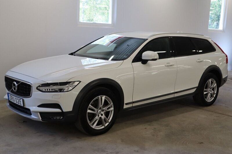 Vit Begagnad 2019 Volvo V90 CC Momentum Kombi | 208 900 kr (Marknadspris) - Bild 1/4