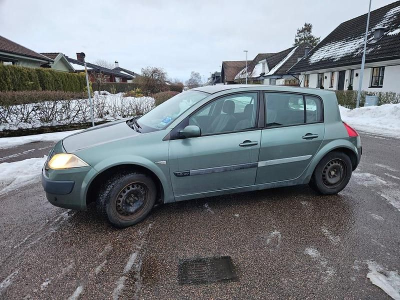 Begagnad Renault Mégane II 113 HK (83 kW) 2003