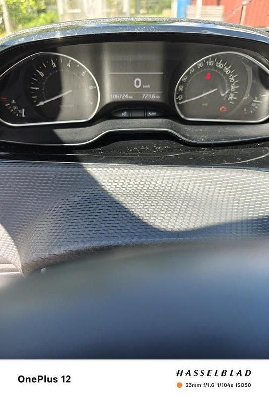 Vit Begagnad 2015 Peugeot 2008 SUV | 68 000 kr (Marknadspris) - Bild 1/4