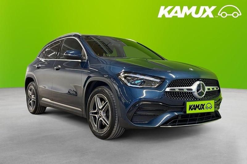 Blå Begagnad 2021 Mercedes GLA250 AMG SUV | 324 800 kr (Marknadspris) - Bild 1/3