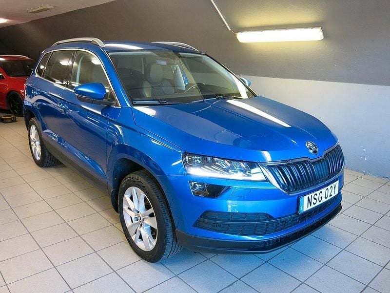 Blå Begagnad 2020 Skoda Karoq Ambition SUV | 189 800 kr (Bra pris) - Bild 1/4
