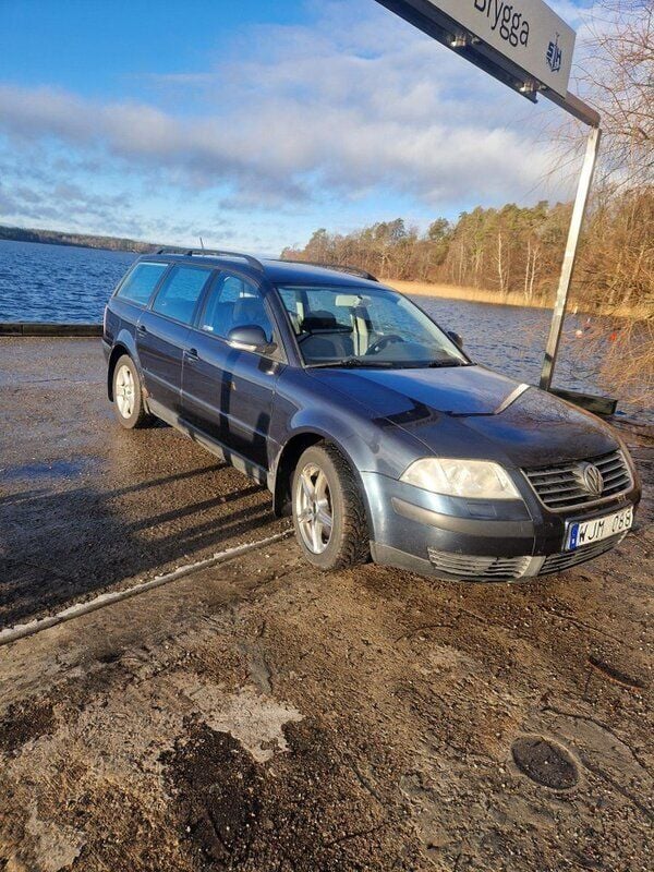 Grå Begagnad 2005 VW Passat Basis Kombi | 23 500 kr (Marknadspris) - Bild 1/4