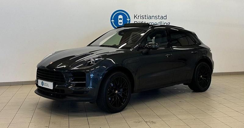 Mörkgrå Begagnad 2020 Porsche Macan S Sport SUV | 558 900 kr (Marknadspris) - Bild 1/4