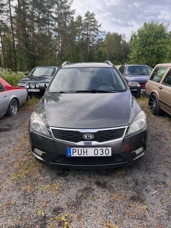 Silver Begagnad 2010 Kia Ceed Sportswagon 4 Kombi | 5 000 kr (Superpris) - Bild 1/4
