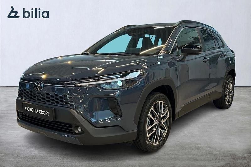 Ny 2025 Toyota Corolla Cross Style SUV | 397 500 kr (Marknadspris) - Bild 1/4