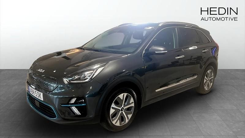 Grå (black) Begagnad 2022 Kia e-Niro Advance SUV | 279 900 kr (Marknadspris) - Bild 1/4