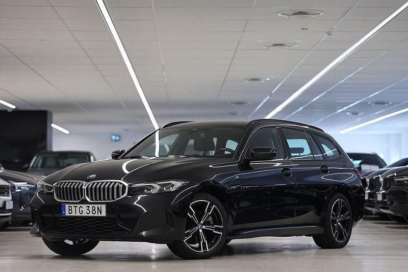 Begagnad BMW 330 M Sport 292 HK (214 kW) 2024 Svart Kombi