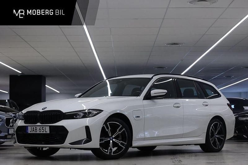 Begagnad BMW 330 M Sport 292 HK (214 kW) 2023 Vit Kombi