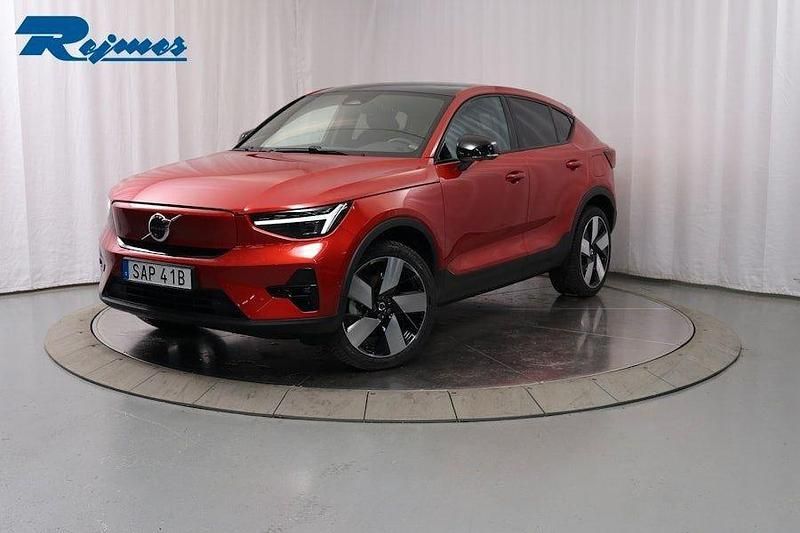 Röd (fusion red metallic) Begagnad 2023 Volvo EC40 Ultimate SUV | 469 900 kr (Dyr) - Bild 1/4