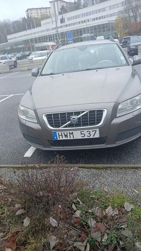 Begagnad 2008 Volvo V70 Kombi | 25 000 kr (Superpris) - Bild 1/4
